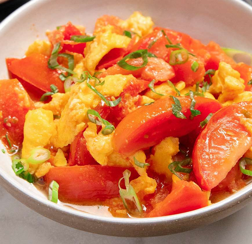 Tomato and Egg Stir-Fry (西红柿炒鸡蛋)